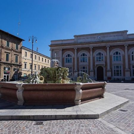 Rossini Home Pesaro Vicino Al Teatro Rossini By Yohome Exterior photo