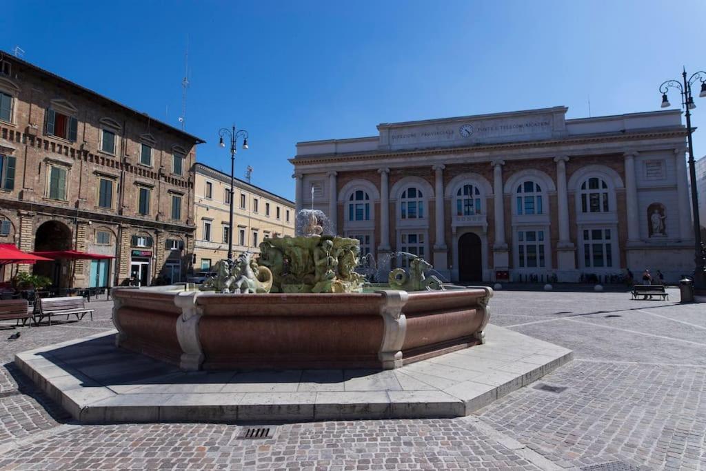 Rossini Home Pesaro Vicino Al Teatro Rossini By Yohome Exterior photo